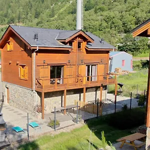 6a Dans Les Pyrenees Proche D'andorre Chalet